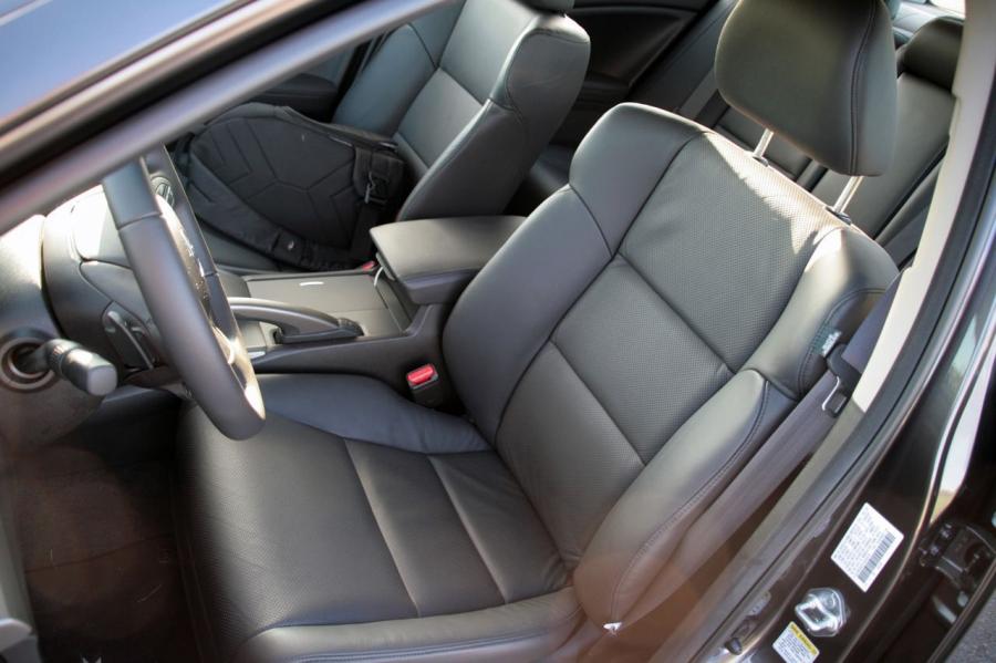 Интерьер Acura TSX V6 2010 года  (фото 12 из 87)